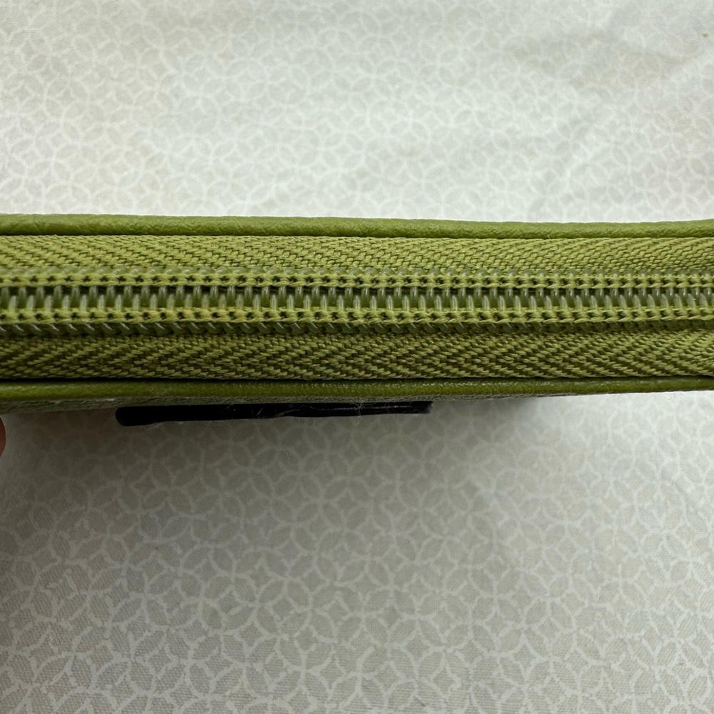 504-Ptt Green Rosetti Pebbled Faux Leather Zipper Close Wallet View 4